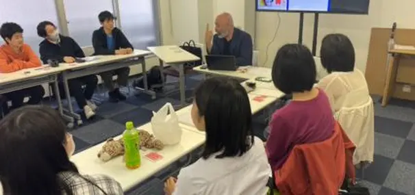 まるで毎日が海外留学！英語だけで学ぶ授業で、楽しく自然に“話せる英語力”が身につきます。